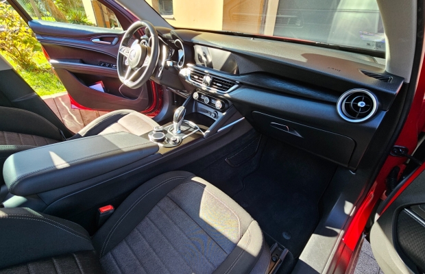 Alfa Romeo Stelvio Alfa Romeo Stelvio – rodzinny SUV z charakterem - Zdjęcie 2