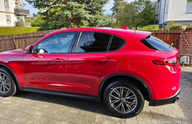 Alfa Romeo Stelvio Alfa Romeo Stelvio – rodzinny SUV z charakterem - Zdjęcie 6