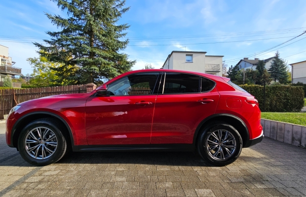 Alfa Romeo Stelvio Alfa Romeo Stelvio – rodzinny SUV z charakterem - Zdjęcie 5