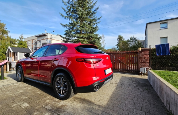 Alfa Romeo Stelvio Alfa Romeo Stelvio – rodzinny SUV z charakterem - Zdjęcie 7