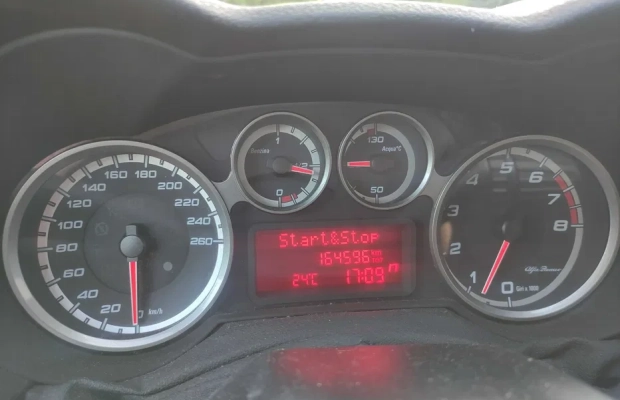 Alfa Romeo Mito z 2010 roku w bardzo dobrym stanie - Zdjęcie 5