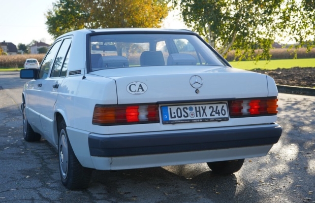 Mercedes 190 1.8 benzyna 109KM przebieg 194 tys km 1990r lub zamiana - Zdjęcie 4