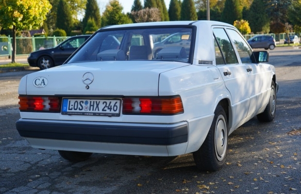 Mercedes 190 1.8 benzyna 109KM przebieg 194 tys km 1990r lub zamiana - Zdjęcie 2