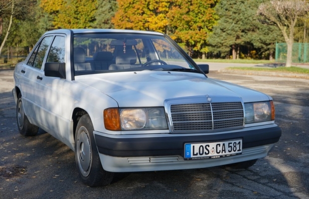 Mercedes 190 1.8 benzyna 109KM przebieg 194 tys km 1990r lub zamiana - Zdjęcie 3