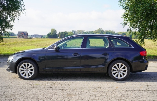 Audi A4 B8 2.0 TDI 143 KM 2009 r skóra, nawi, tempomat, klimatronik - Zdjęcie 4