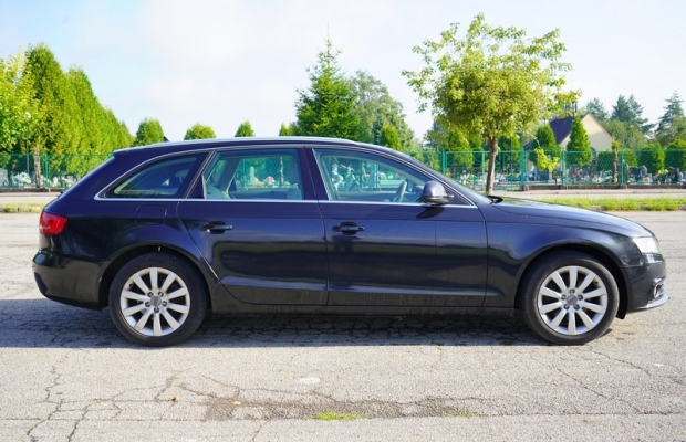 Audi A4 B8 2.0 TDI 143 KM 2009 r skóra, nawi, tempomat, klimatronik - Zdjęcie 6