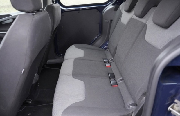 Ford Tourneo Connect 1.0 101 KM benzyna polski salon 1 rej 2015 - Zdjęcie 9