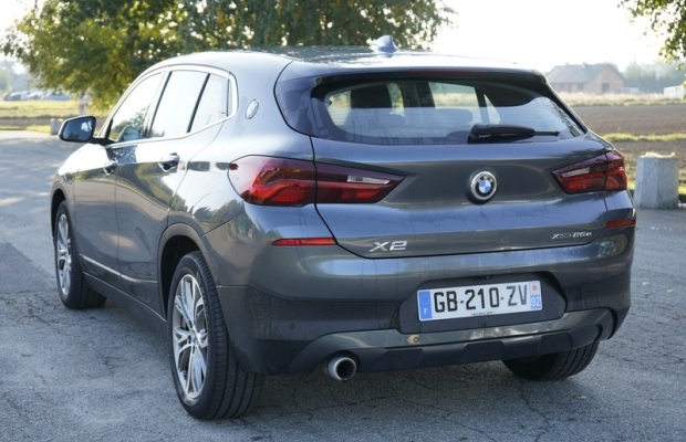 BMW X2 1.5 Hybryda Plug-in 220KM X-drive 4x4 2021r automat oryginalny - Zdjęcie 2