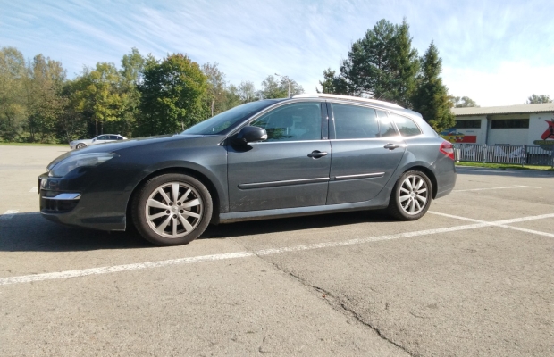 RENAULT LAGUNA III KOMBI 2.0 DCI AUTOMAT ROK PRODUKCJI 2011 TAPICERKA SKÓRZANA - Zdjęcie 2