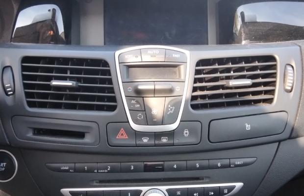 RENAULT LAGUNA III KOMBI 2.0 DCI AUTOMAT ROK PRODUKCJI 2011 TAPICERKA SKÓRZANA - Zdjęcie 5