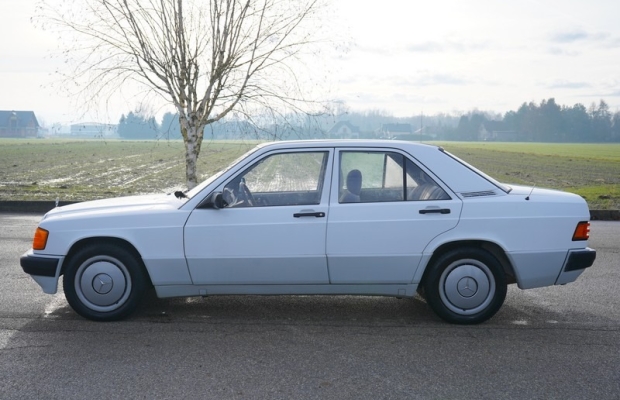 Mercedes 190 1.8 benzyna 109KM przebieg 194 tys km 1990r lub zamiana - Zdjęcie 5