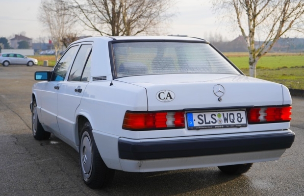 Mercedes 190 1.8 benzyna 109KM przebieg 194 tys km 1990r lub zamiana - Zdjęcie 3