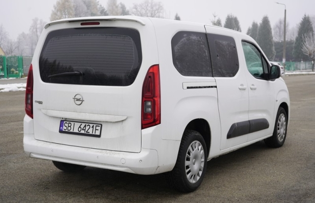 Opel Combo 1.2 110 KM. DŁUGI 2021 r polski salon nawigacja tempomat - Zdjęcie 4