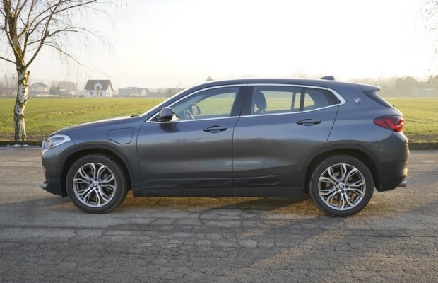 BMW X2 1.5 Hybryda Plug-in 220KM X-drive 4x4 2021r automat oryginalny - Zdjęcie 5