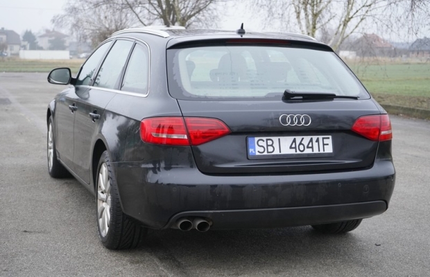 Audi A4 B8 2.0 TDI 143 KM 2009 r skóra, nawi, tempomat, klimatronik - Zdjęcie 2