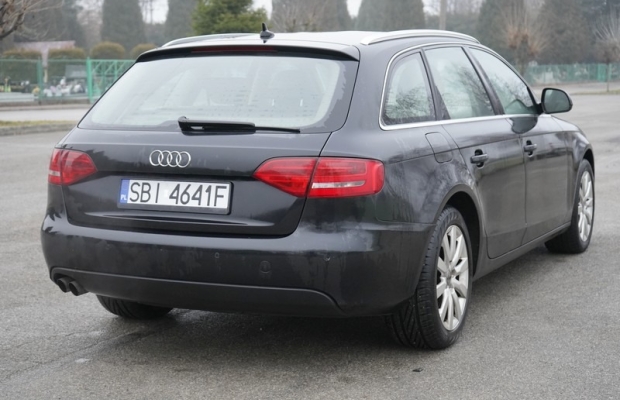 Audi A4 B8 2.0 TDI 143 KM 2009 r skóra, nawi, tempomat, klimatronik - Zdjęcie 4