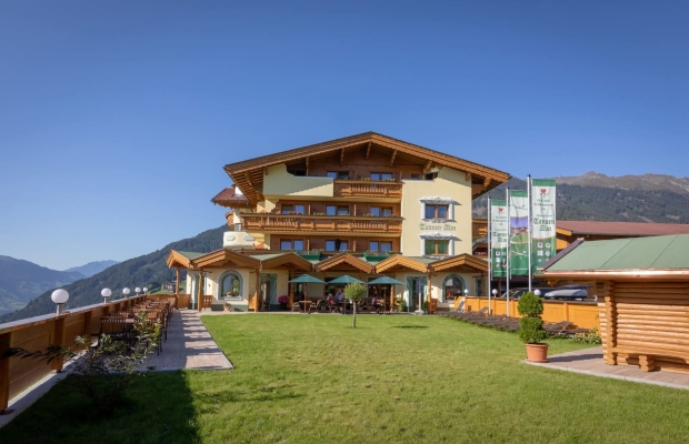 Zimowa jazda na nartach w dolinie Zillertal w ośrodku Alpengasthof Tannenalm ****