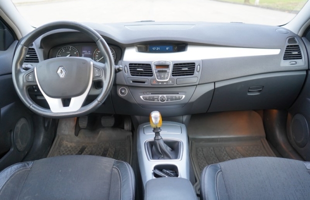 Renault Laguna 2.0 DCI 130 KM. klima tempomat DOBRZE UTRZYMANY - Zdjęcie 4