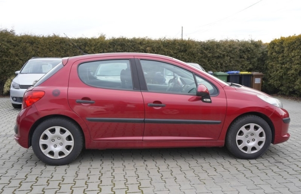 Peugeot 207 1.4 benzyna 88 km. 2006r klimatyzacja przebieg 150 tys. km. zadbany - Zdjęcie 3