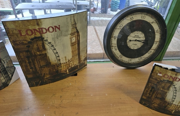 Wyprzedaż likwidacja sklepu kwiaty, biurka, antyki - Zdjęcie 7