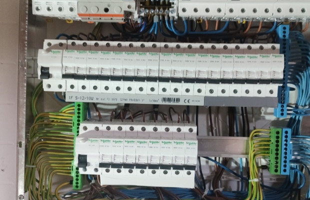 Centralne ogrzewanie, klimatyzacje . Pompy ciepła, inst elektryczne - Zdjęcie 4
