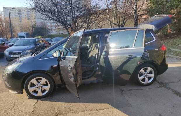 Opel Zafira Tourer 1.6 diesiel rok 2013 - Zdjęcie 10