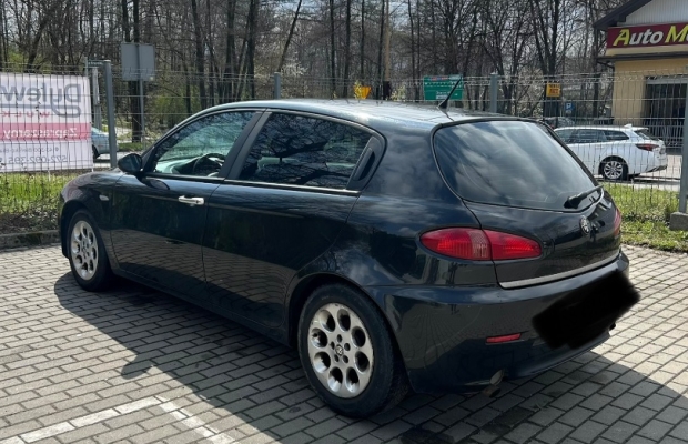 Sprzedam Alfa Romeo 147 1.6 benzyna TS - Zdjęcie 2