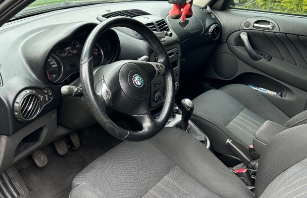 Sprzedam Alfa Romeo 147 1.6 benzyna TS - Zdjęcie 6
