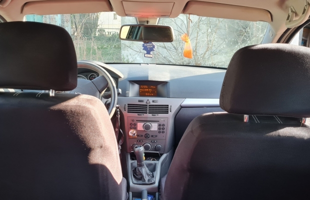 Opel Astra H 1.9 GTC 2006 - sprzedam - Zdjęcie 4