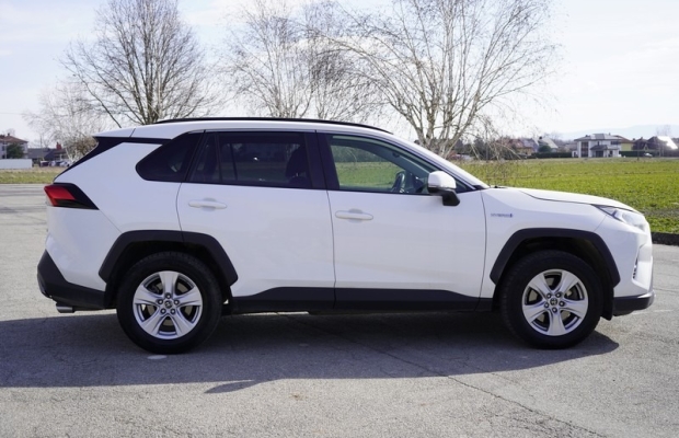 Toyota Rav 4 2.5 Hybryda 222KM Automat 2019r 100% oryginał ZOSTAW SWÓJ W ROZLICZENIU - Zdjęcie 8