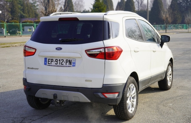 Ford EcoSport 1.0 benzyna 125 KM. 2017 rok przebieg 127 tys. km. klimatronik hak - Zdjęcie 4