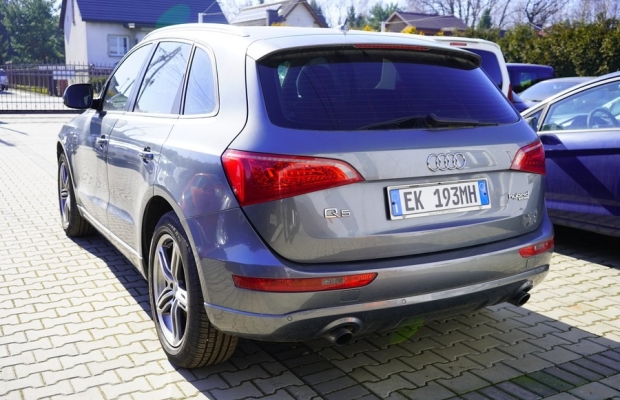 Audi Q5 2.0 TFSI HYBRYDA 246 KM 2011 R 4x4 tylko 135 tys km nie odpala - Zdjęcie 2