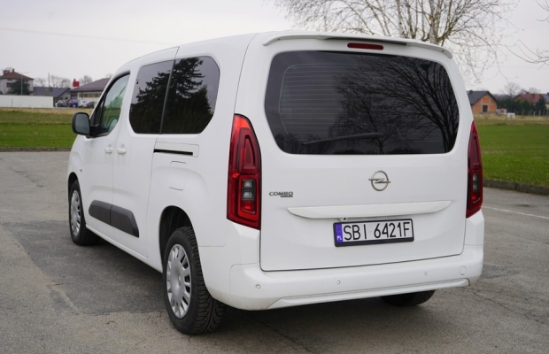 Opel Combo 1.2 110 KM. DŁUGI 2021 r polski salon nawigacja tempomat - Zdjęcie 3