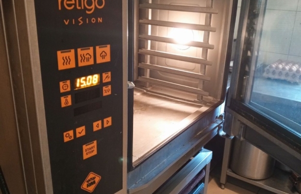 Sprzedaję piec konwekcyjno-parowy Retigo O 611 I, który był używany w naszej restauracji. - Zdjęcie 1