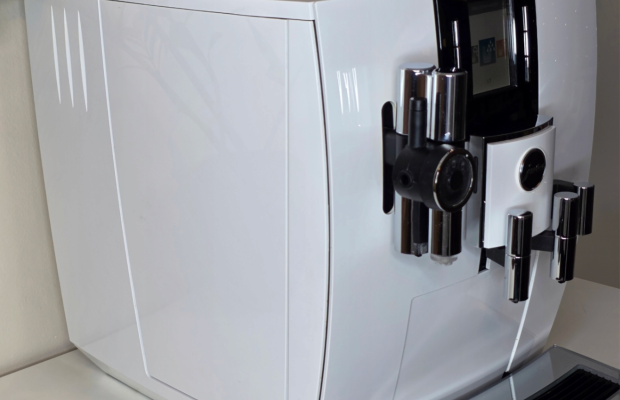 Ekspres do kawy JURA J6 Piano White – automatyczny, używany, bardzo dobry stan, świeżo po profesjonalnym serwisie. - Zdjęcie 2