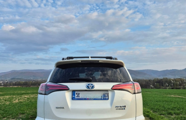 Elegancka Toyota RAV 4 HYBRYD 4*4 na sprzedaż - Zdjęcie 2