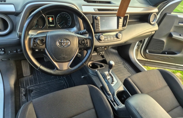 Elegancka Toyota RAV 4 HYBRYD 4*4 na sprzedaż - Zdjęcie 6