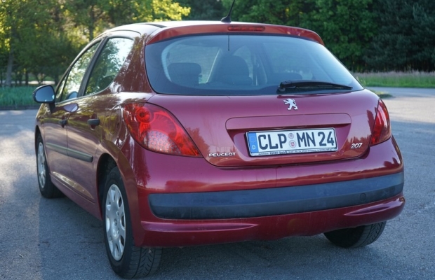 Peugeot 207 1.4 benzyna 88 km. 2006r klimatyzacja przebieg 150 tys. km. zadbany - Zdjęcie 2