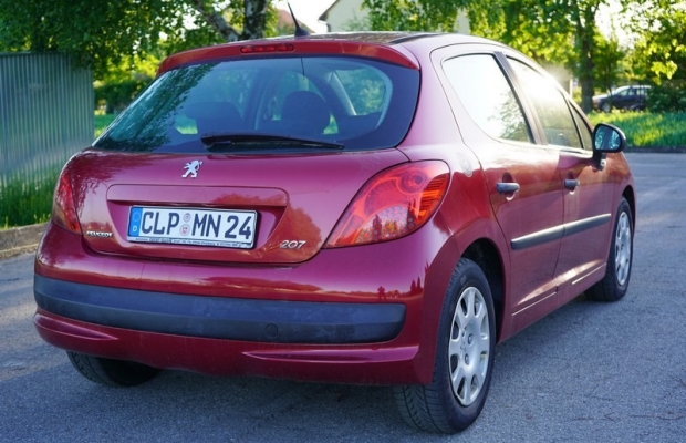 Peugeot 207 1.4 benzyna 88 km. 2006r klimatyzacja przebieg 150 tys. km. zadbany - Zdjęcie 6