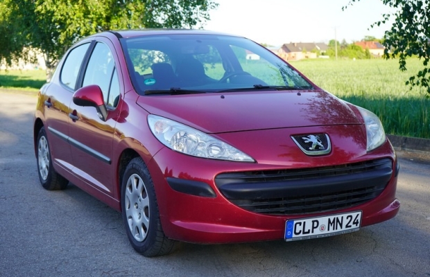 Peugeot 207 1.4 benzyna 88 km. 2006r klimatyzacja przebieg 150 tys. km. zadbany - Zdjęcie 4