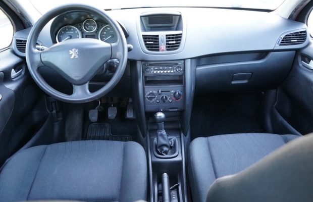 Peugeot 207 1.4 benzyna 88 km. 2006r klimatyzacja przebieg 150 tys. km. zadbany - Zdjęcie 8
