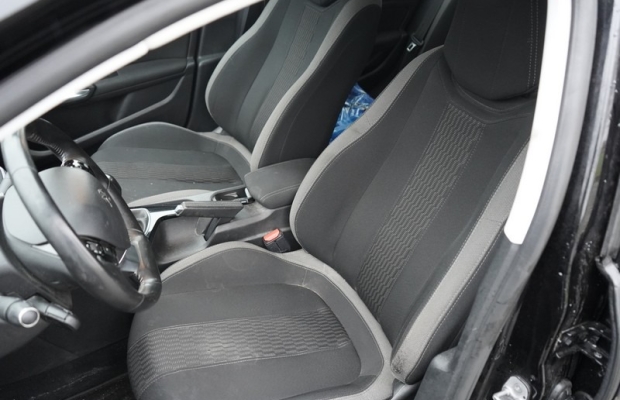 Peugeot 308 1.2 110 KM benzyna 2015 r przebieg 105 tys. km nawi tempomat - Zdjęcie 9