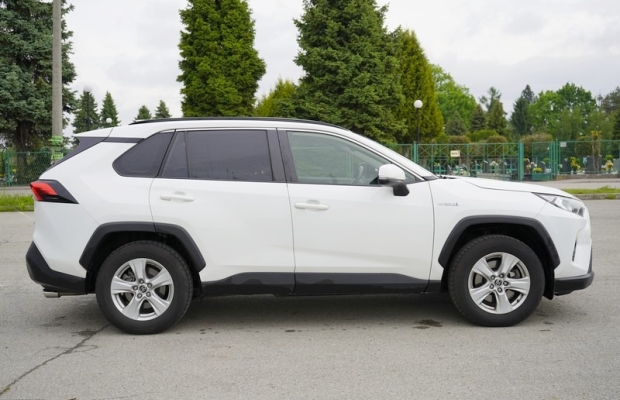 Toyota Rav 4 2.5 Hybryda 222KM Automat 2019r 100% oryginał ZOSTAW SWÓJ W ROZLICZENIU - Zdjęcie 4