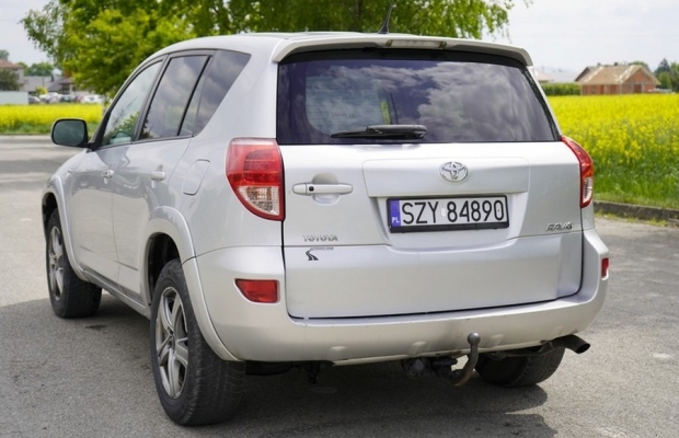 Toyota RAV 4 III 2.2 Diesel 177 KM. 2006 r 4X4 skóra tempomat hak - Zdjęcie 2