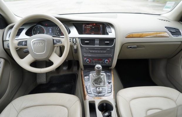 Audi A4 B8 2.0 TDI Common Rail143 KM 2009 r skóra, nawi, tempomat, klimatronik, bez korozji - Zdjęcie 7