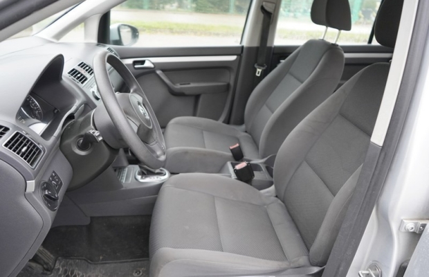 VW Touran 1.6 TDI 105 KM. Automat 2015 r oryginalny lakier - Zdjęcie 9