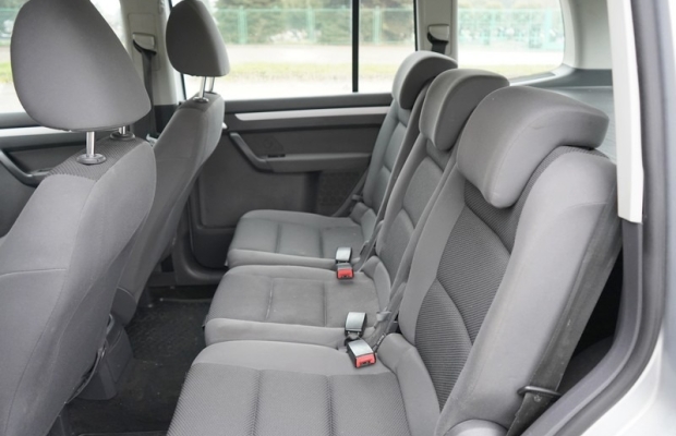 VW Touran 1.6 TDI 105 KM. Automat 2015 r oryginalny lakier - Zdjęcie 8