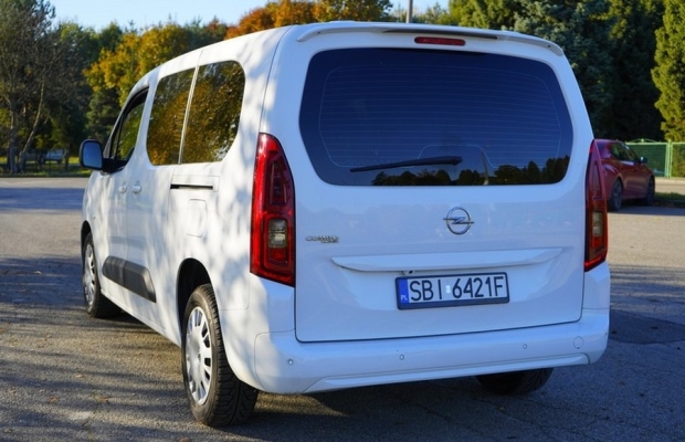 Opel Combo 1.2 110 KM. DŁUGI 2021 r polski salon nawigacja tempomat - Zdjęcie 3