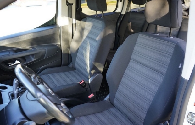 Opel Combo 1.2 110 KM. DŁUGI 2021 r polski salon nawigacja tempomat - Zdjęcie 7