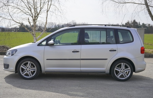 VW Touran 1.6 TDI 105 KM. Automat 2015 r oryginalny lakier - Zdjęcie 2